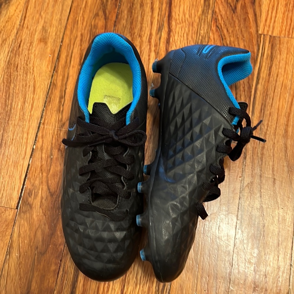 Soccer sneakers